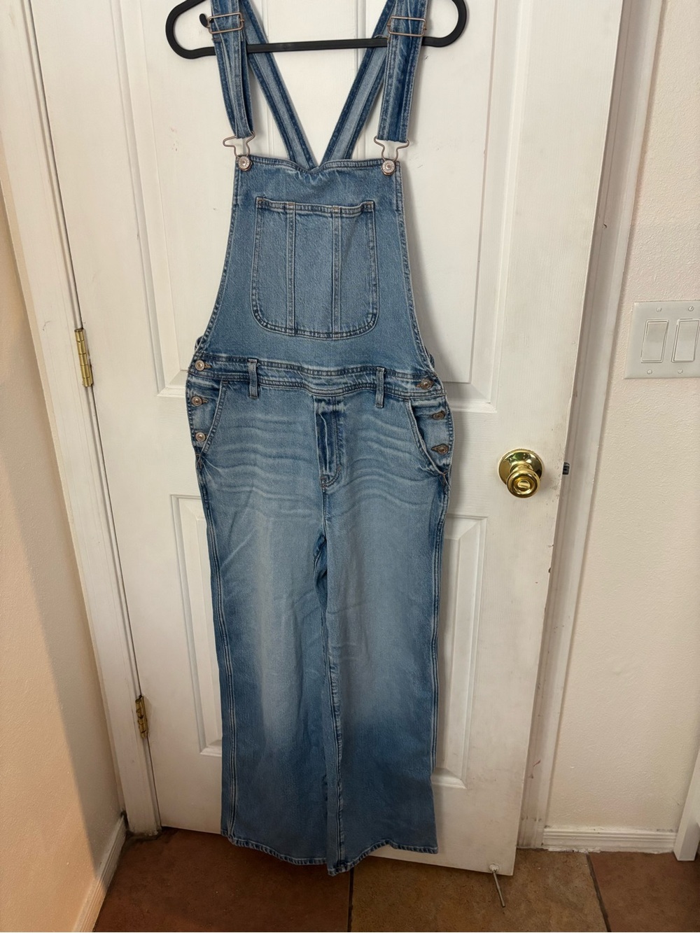 American Eagle Outfitters Light Blue Stretch Denim Overalls